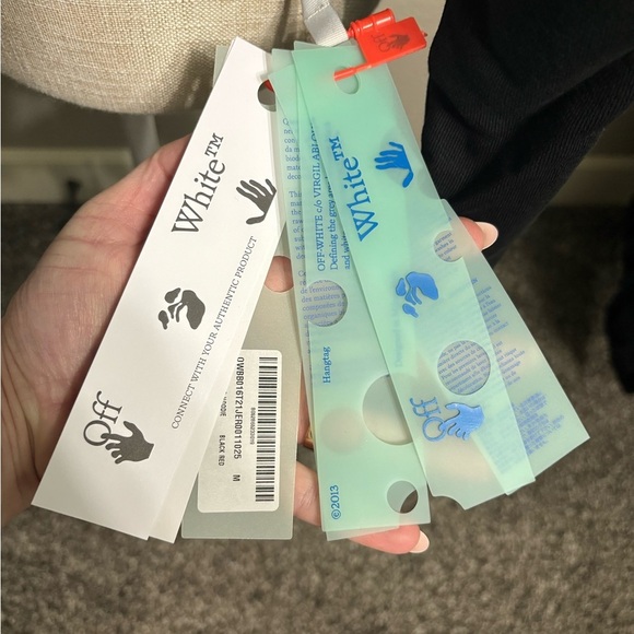 Off-White Cropped Hoodie - Picture 6 of 10